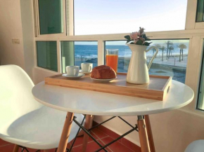 Apartment vue mer sur la corniche avec parking